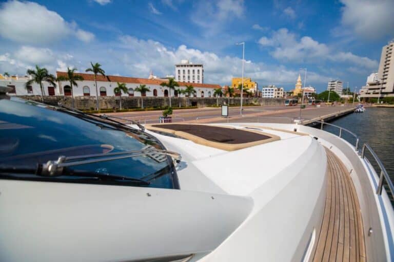 Yate Sunseeker 82′ en Cartagena (foto 2 de 20)