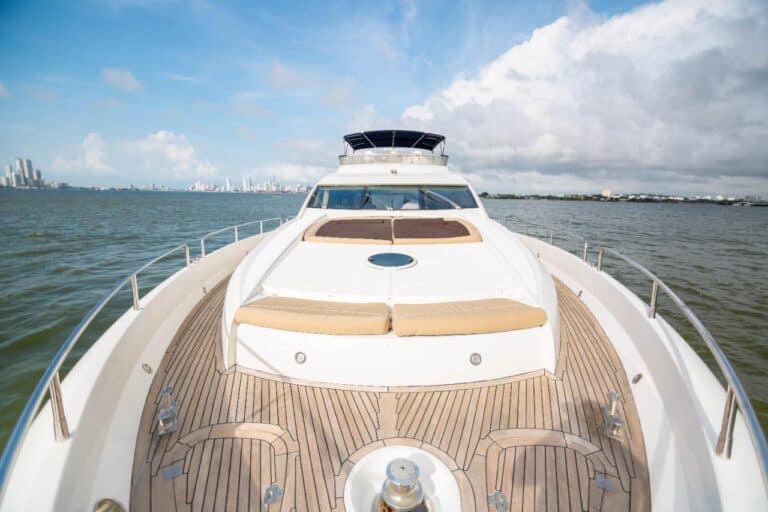 Yate Sunseeker 82′ en Cartagena (foto 8 de 20)