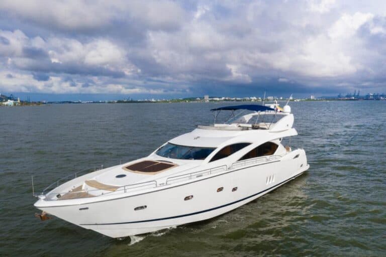 Yate Sunseeker 82′ en Cartagena (foto 9 de 20)