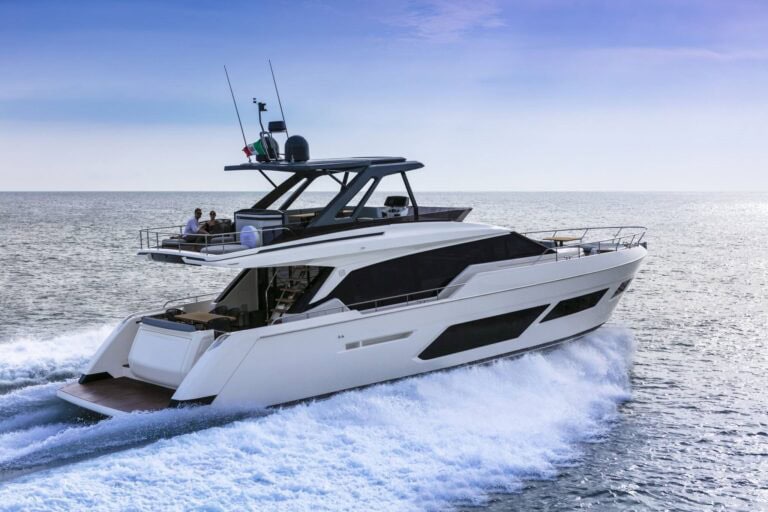 Yate Ferretti 720 en Cartagena (foto 13 de 15)