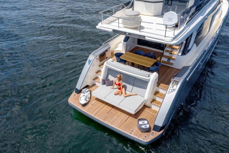 Yate Ferretti 720 en Cartagena (foto 12 de 15)