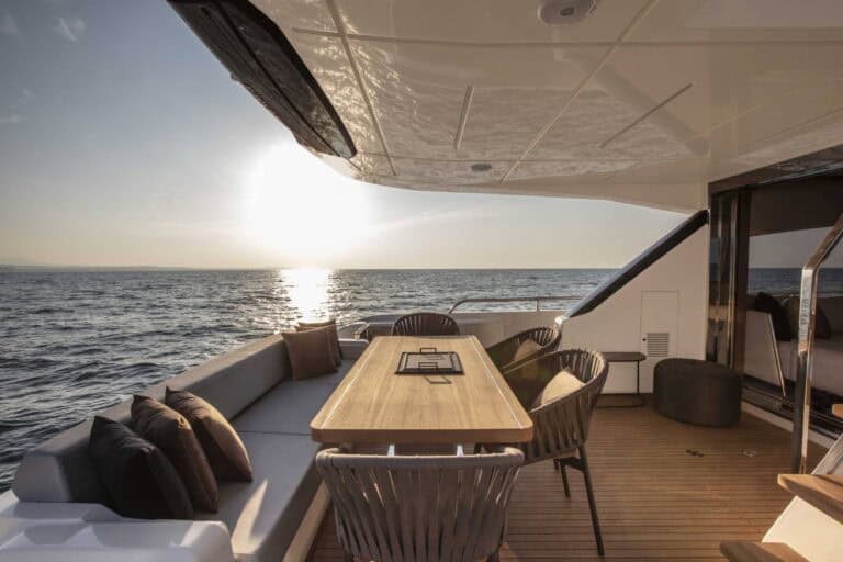 Yate Ferretti 720 en Cartagena (foto 11 de 15)