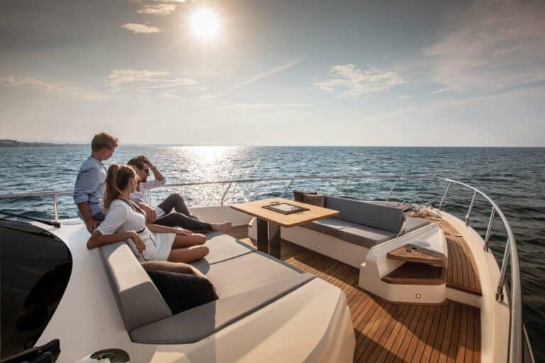 Yate Ferretti 720 en Cartagena (foto 10 de 15)