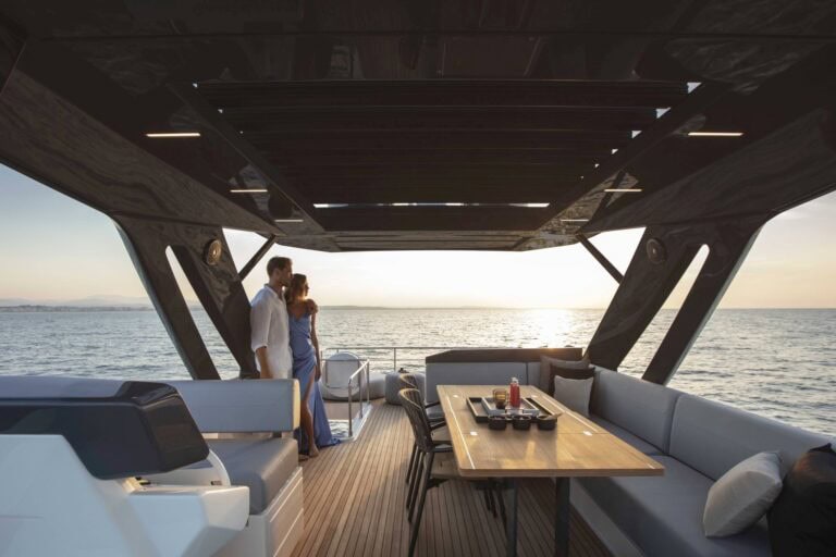 Yate Ferretti 720 en Cartagena (foto 6 de 15)
