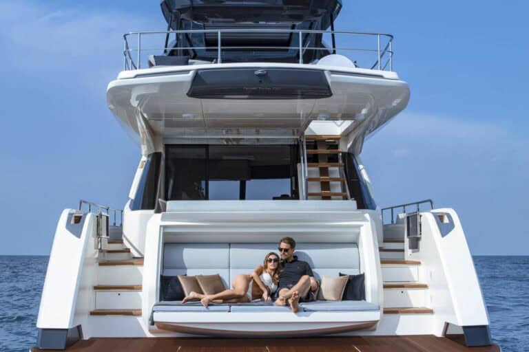 Yate Ferretti 720 en Cartagena (foto 3 de 15)