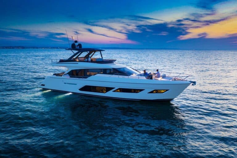 72′ Ferretti 720, yacht for rent in Cartagena