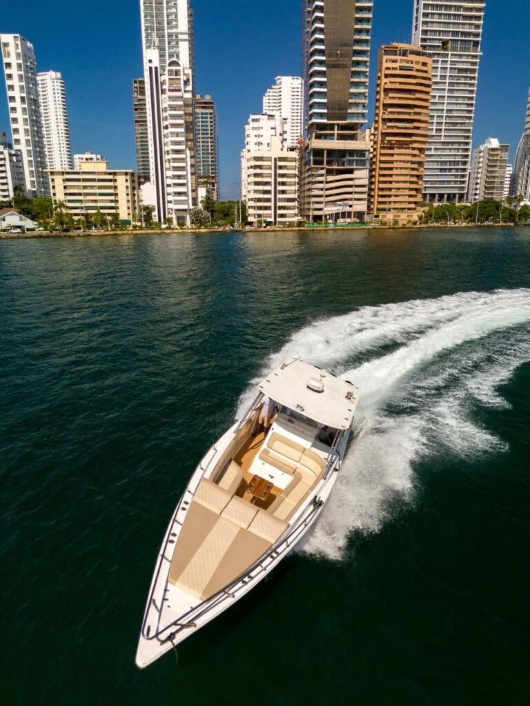 Lancha Express Cruiser 46′ en Cartagena (foto 2 de 15)