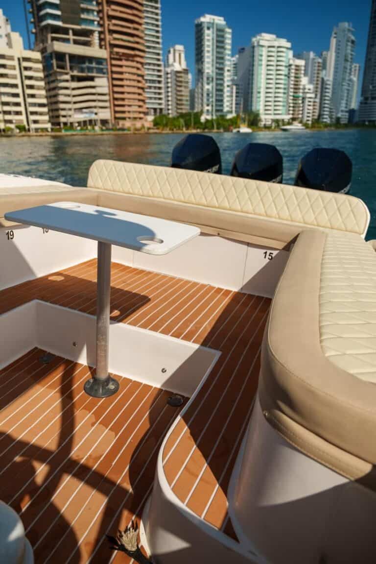 Lancha Express Cruiser 46′ en Cartagena (foto 3 de 15)