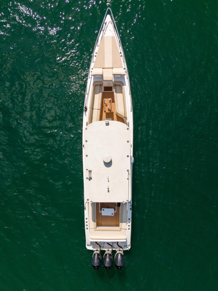 Lancha Express Cruiser 46′ en Cartagena (foto 8 de 15)