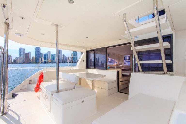 Catamarán de motor Powercat 43′ en Cartagena (foto 8 de 13)