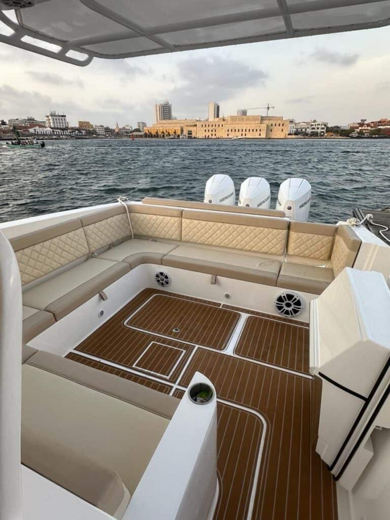 Lancha Luxury Cruiser 41′ en Cartagena (foto 18 de 18)