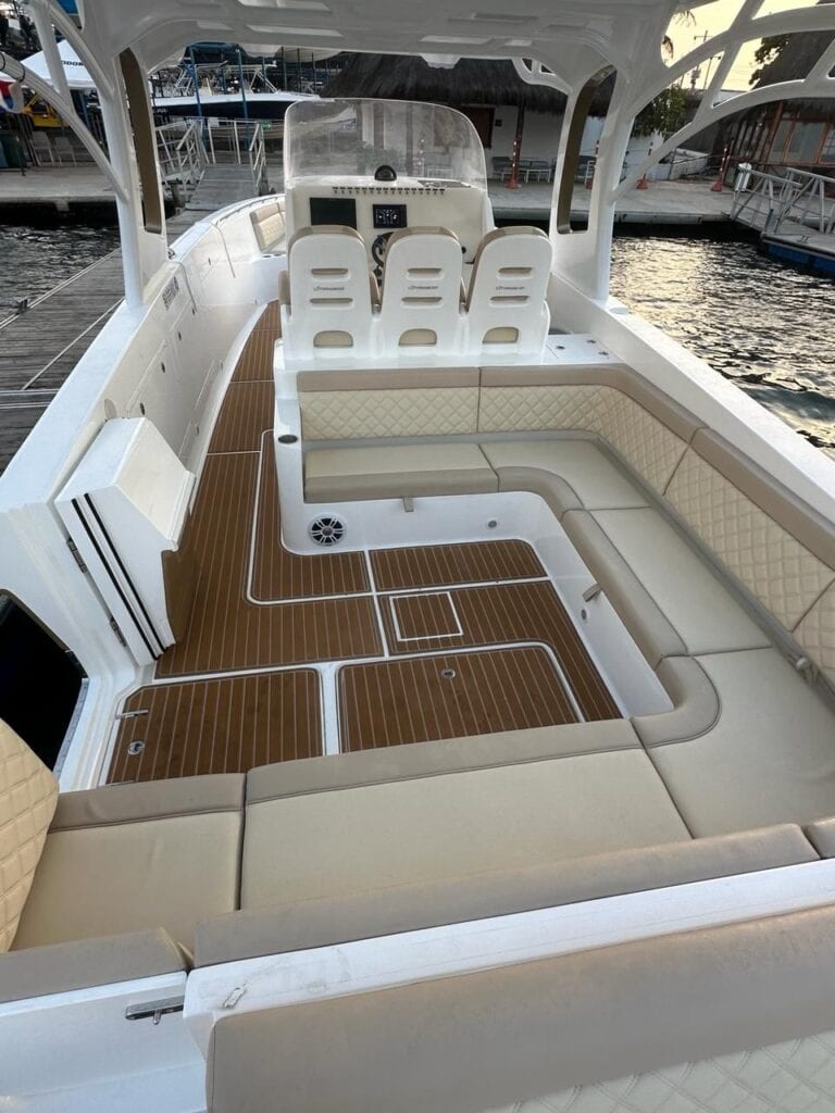Lancha Luxury Cruiser 41′ en Cartagena (foto 17 de 18)