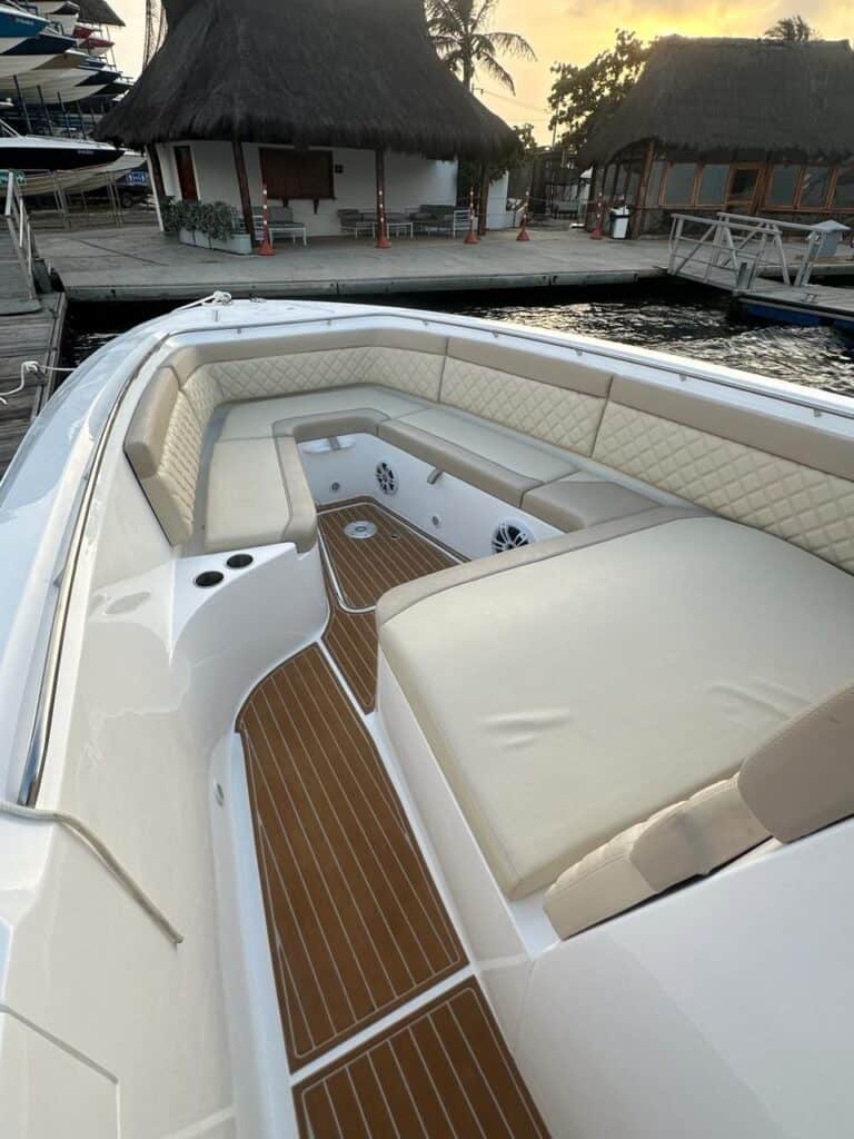 Lancha Luxury Cruiser 41′ en Cartagena (foto 11 de 18)