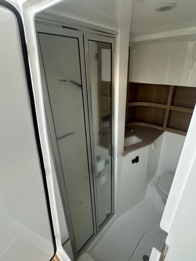 Lancha Luxury Cruiser 41′ en Cartagena (foto 10 de 18)