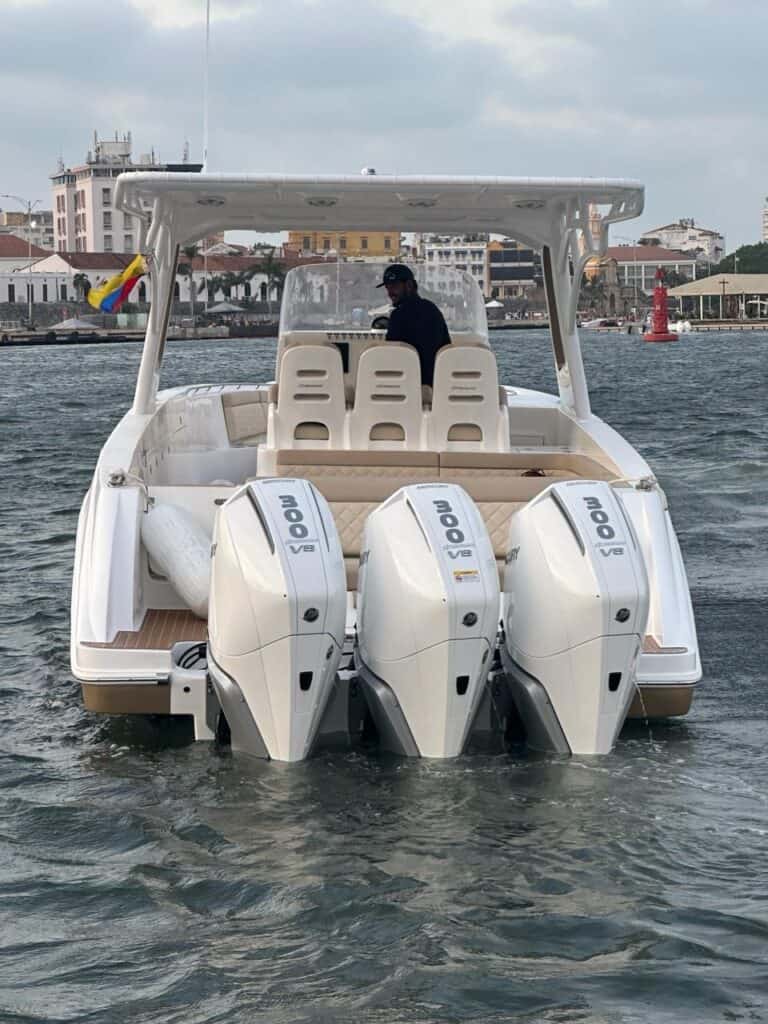 Lancha Luxury Cruiser 41′ en Cartagena (foto 5 de 18)
