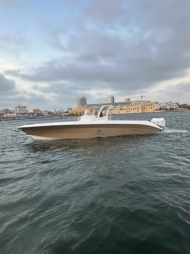 Lancha Luxury Cruiser 41′ en Cartagena (foto 4 de 18)