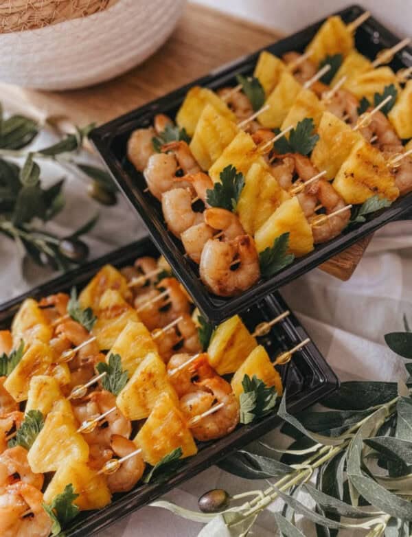 Minipinchos de camarón y piña (12 unidades)