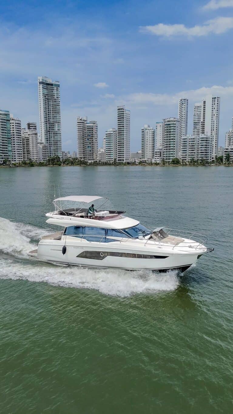 52′ Prestige 520, yacht for rent in Cartagena