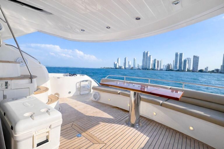 Yate Sunseeker Manhattan 64′ en Cartagena (foto 4 de 20)