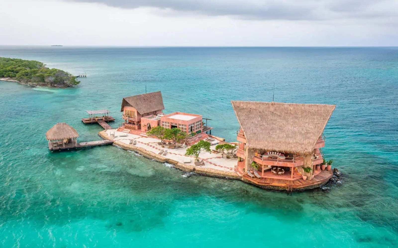 Cholon Cartagena — crystal turquoise lagoon waters in the Rosario Islands