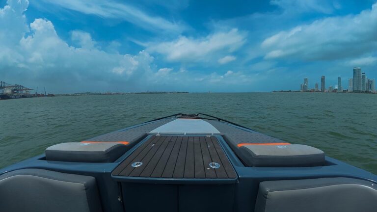 Lancha Luxury Speedboat 38′ en Cartagena (foto 12 de 13)