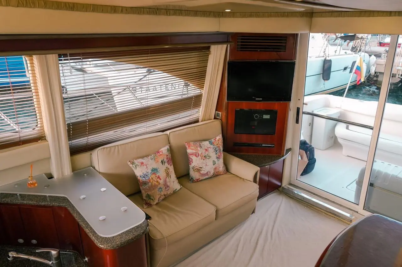Salon and galley on the 44 Sea Ray flybridge