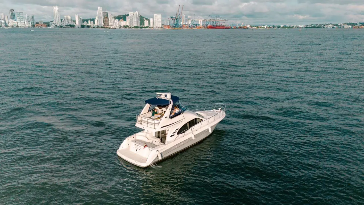 Aerial view of the 44 Sea Ray flybridge yacht in Cartagena Bay