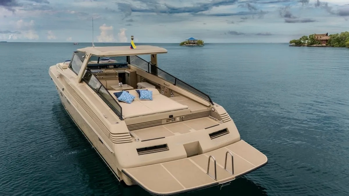 Bathroom aboard the 60 ft Cherokee