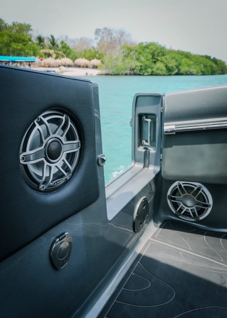 Lancha TH Raptor 42′ en Cartagena (foto 12 de 13)