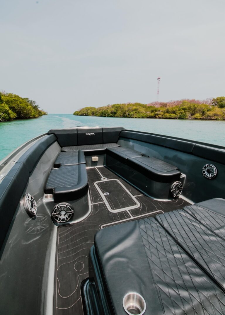 Lancha TH Raptor 42′ en Cartagena (foto 10 de 13)