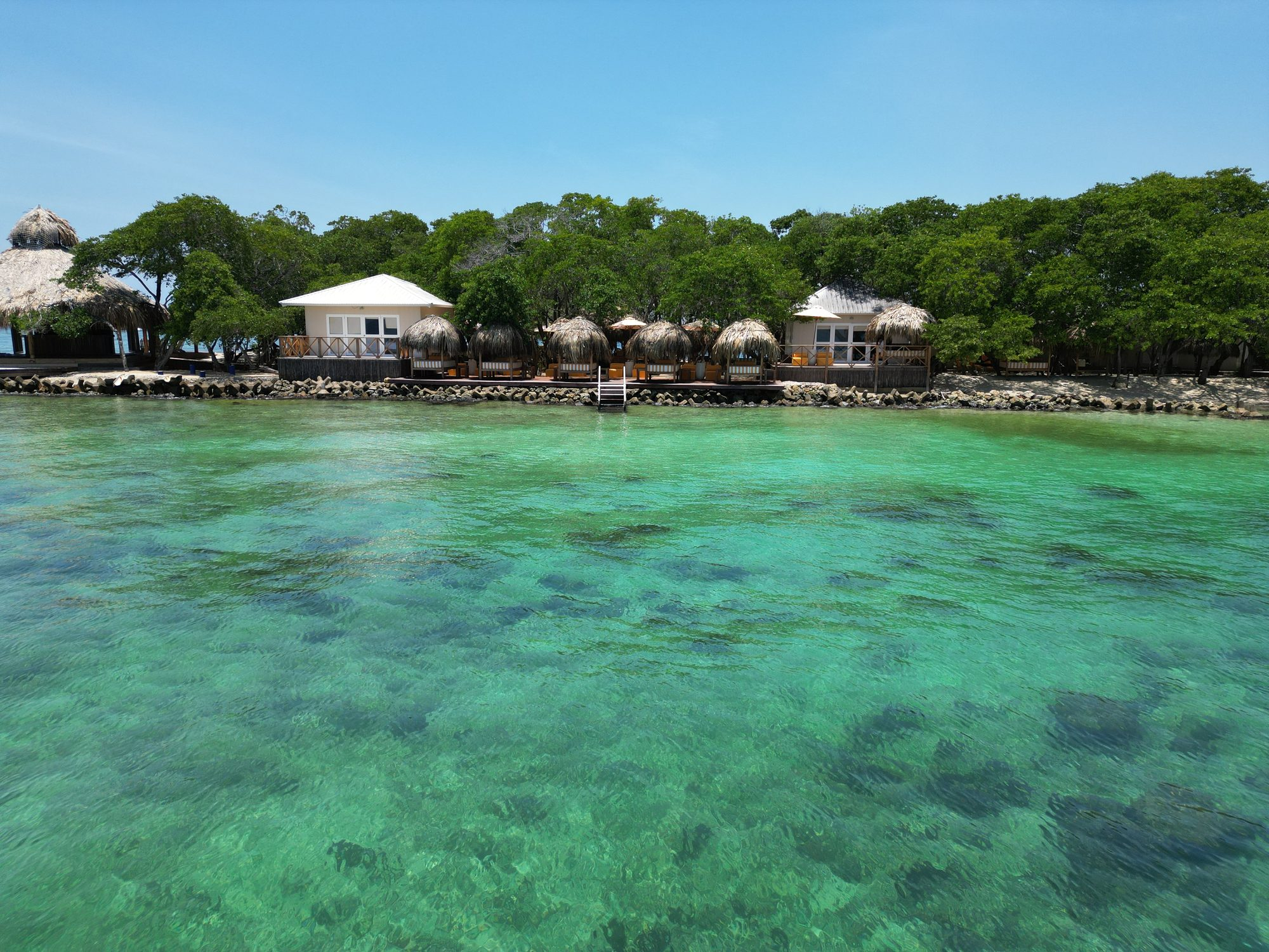 Private island on Isla Grande, Rosario Islands — island and reef views