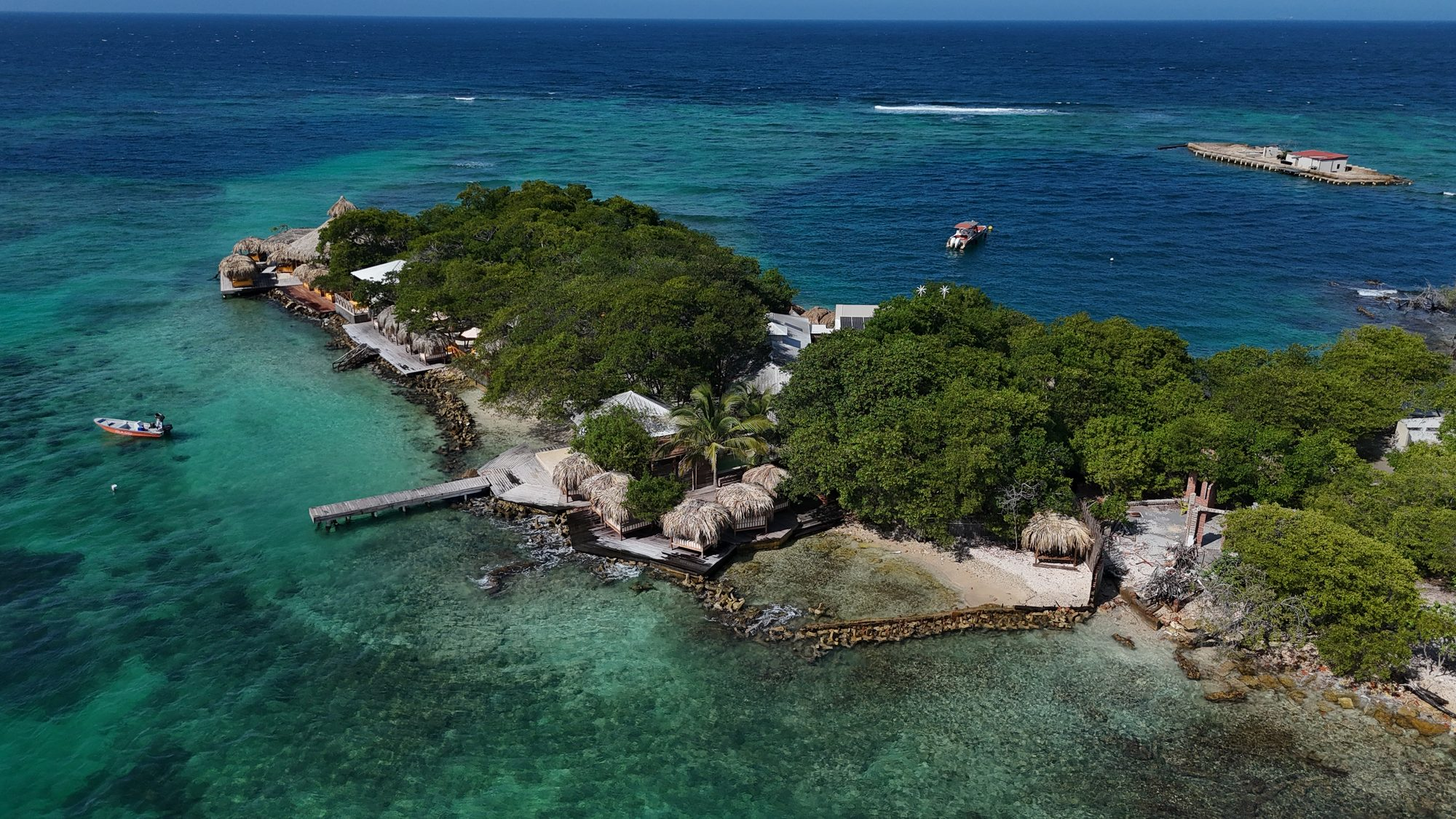 Private island on Isla Grande, Rosario Islands — island and reef views