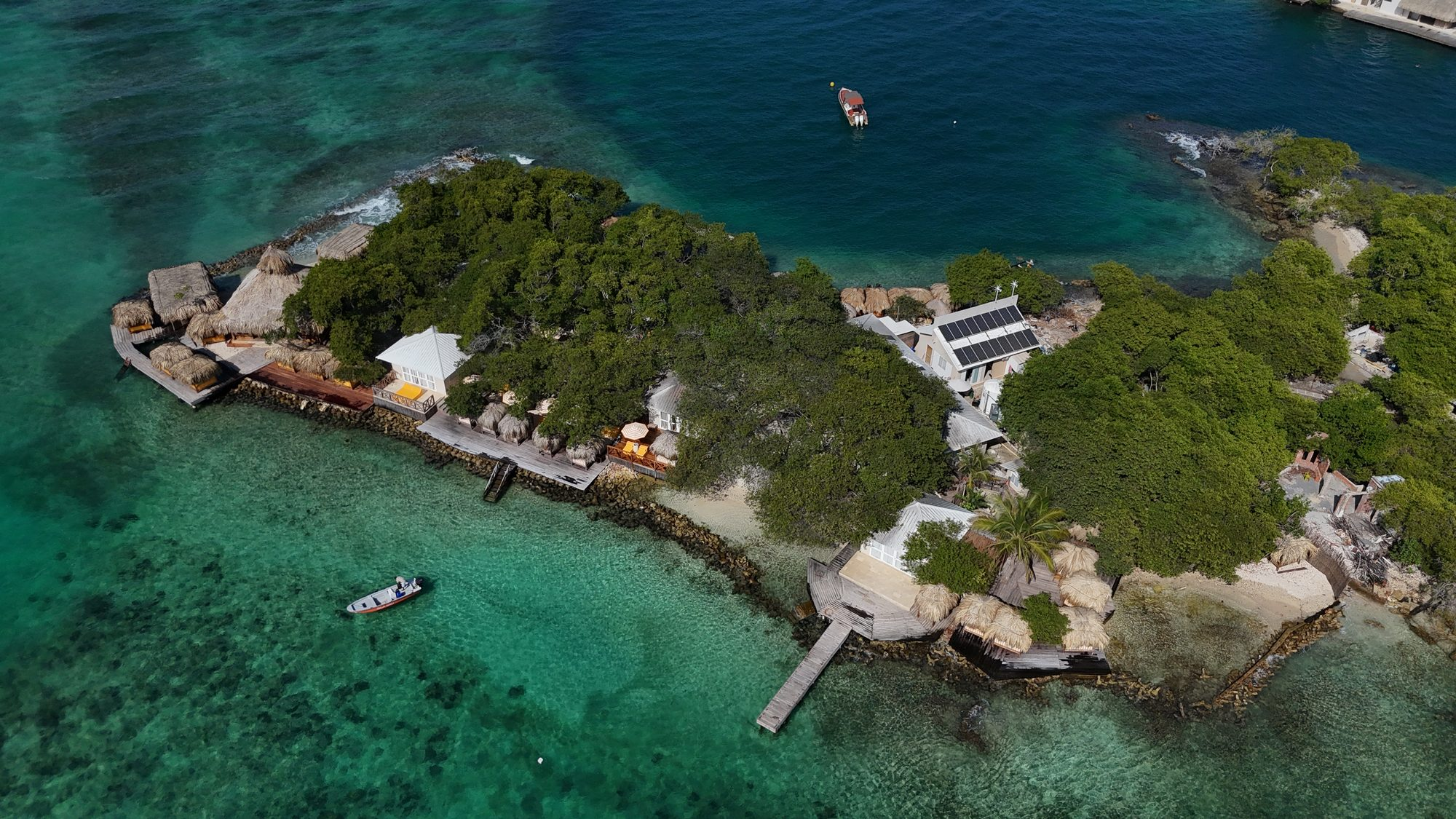 Private island on Isla Grande, Rosario Islands — island and reef views