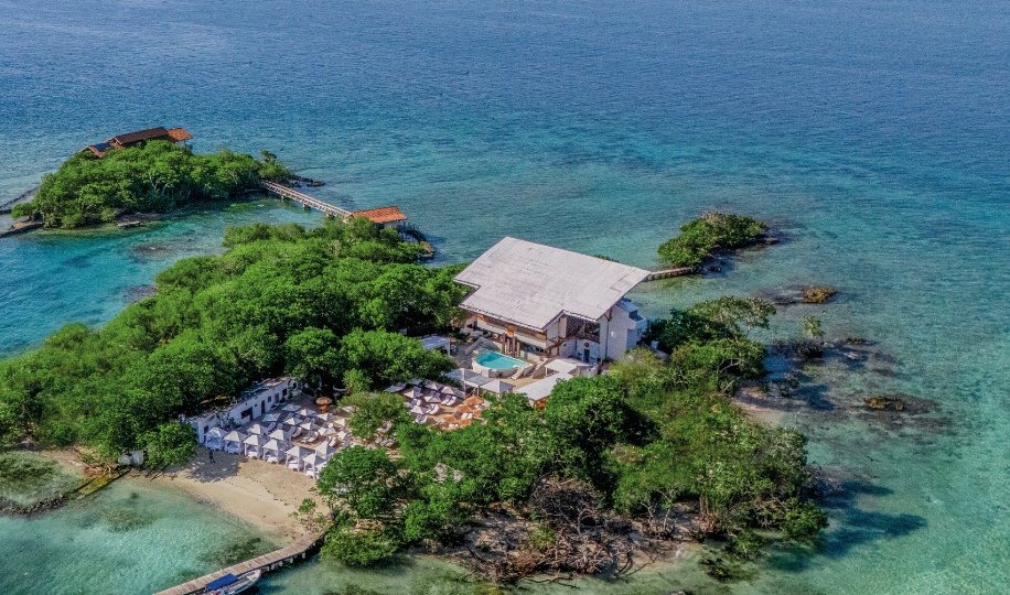Pao Pao Hotel y Beach Club, isla privada de las Islas del Rosario, vista aérea con su muelle y piscina