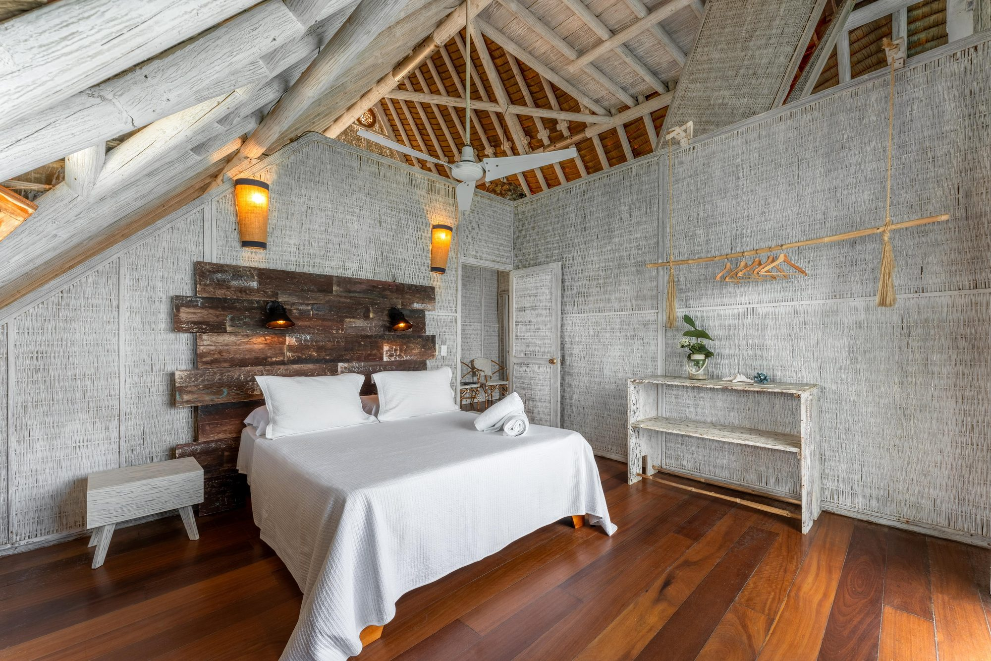 Private villa in the Rosario Islands — Bungalow room with private bath