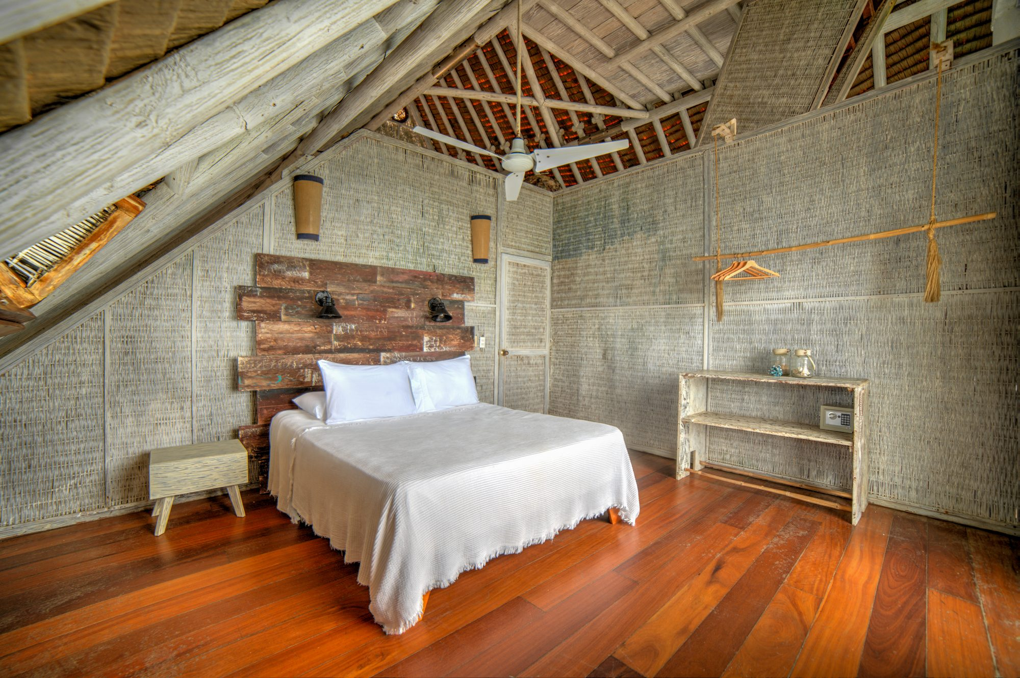 Private villa in the Rosario Islands — Bungalow room with private bath