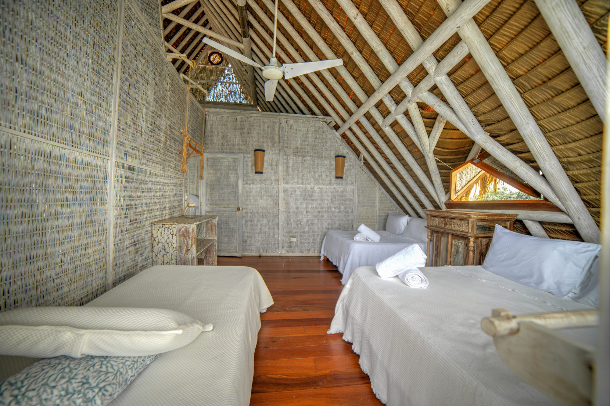 Private villa in the Rosario Islands — Bungalow room with private bath