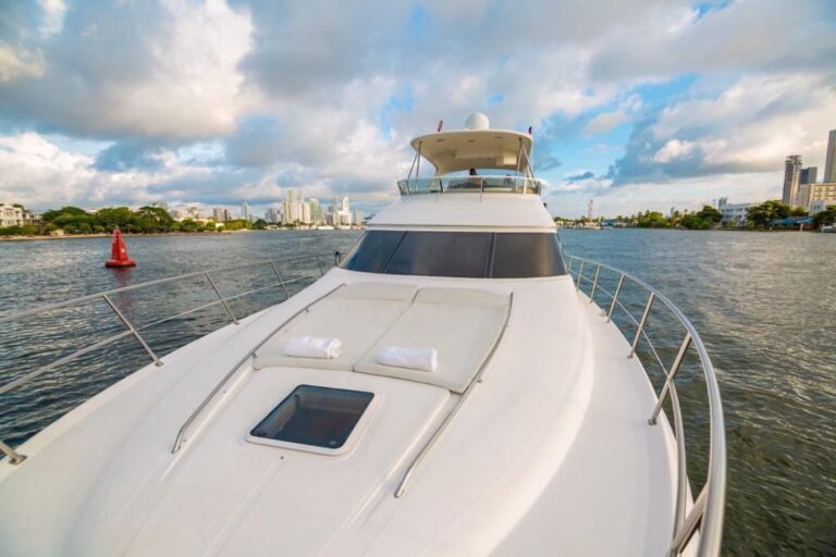 Yate Sea Ray Flybridge 56′ en Cartagena (foto 12 de 14)