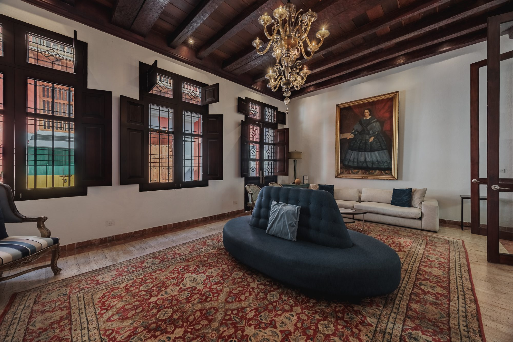 Walled City villa Cartagena — colonial mansion, patio pool and suites