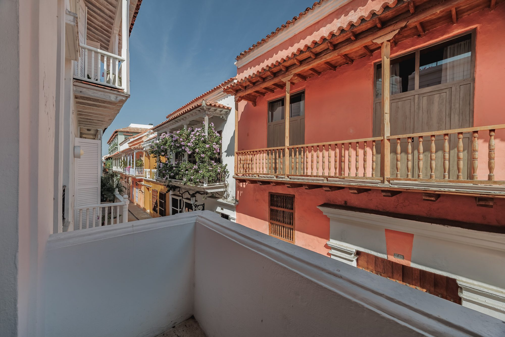 Walled City villa Cartagena — colonial mansion, patio pool and suites