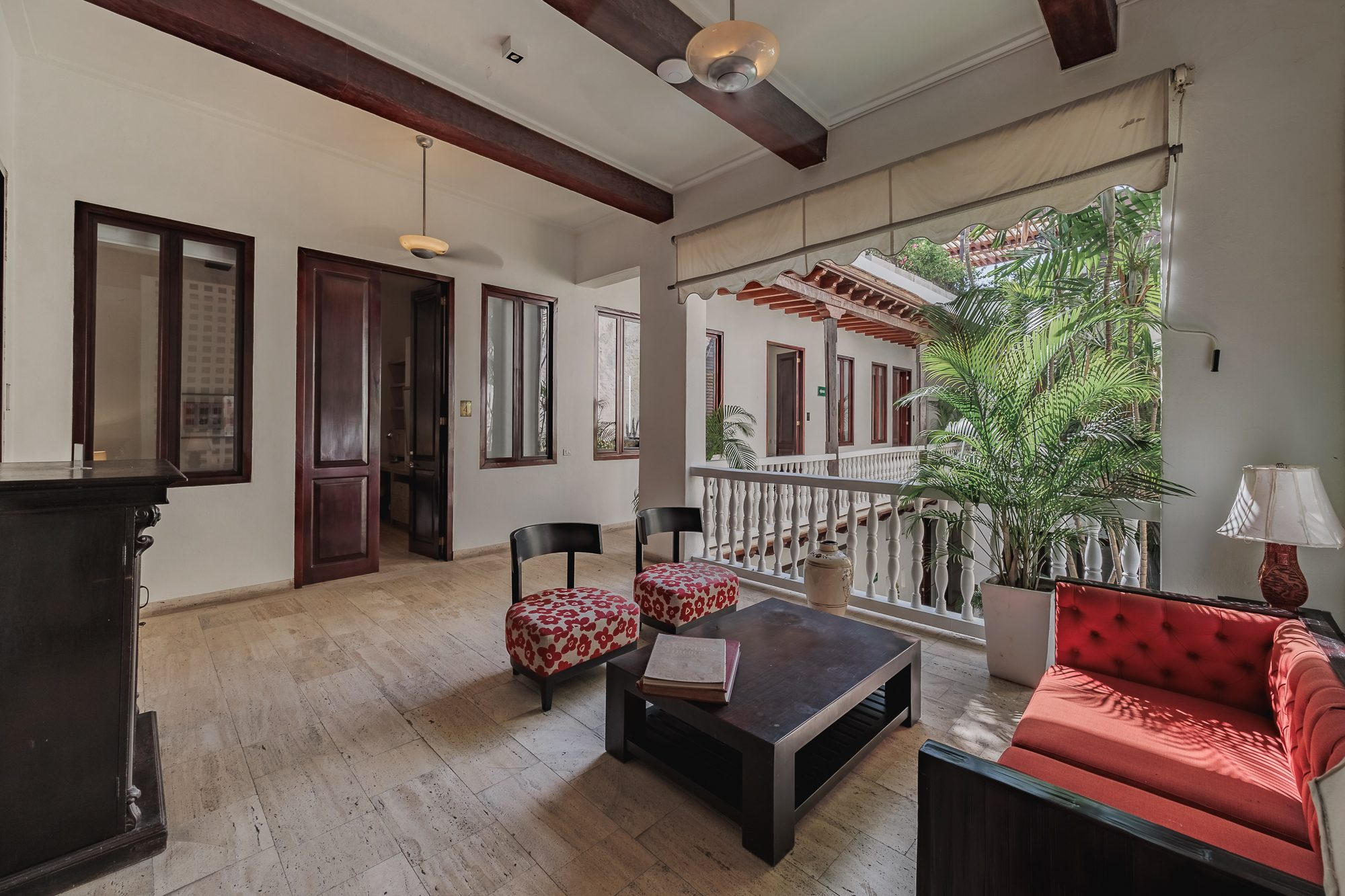 Walled City villa Cartagena — colonial mansion, patio pool and suites