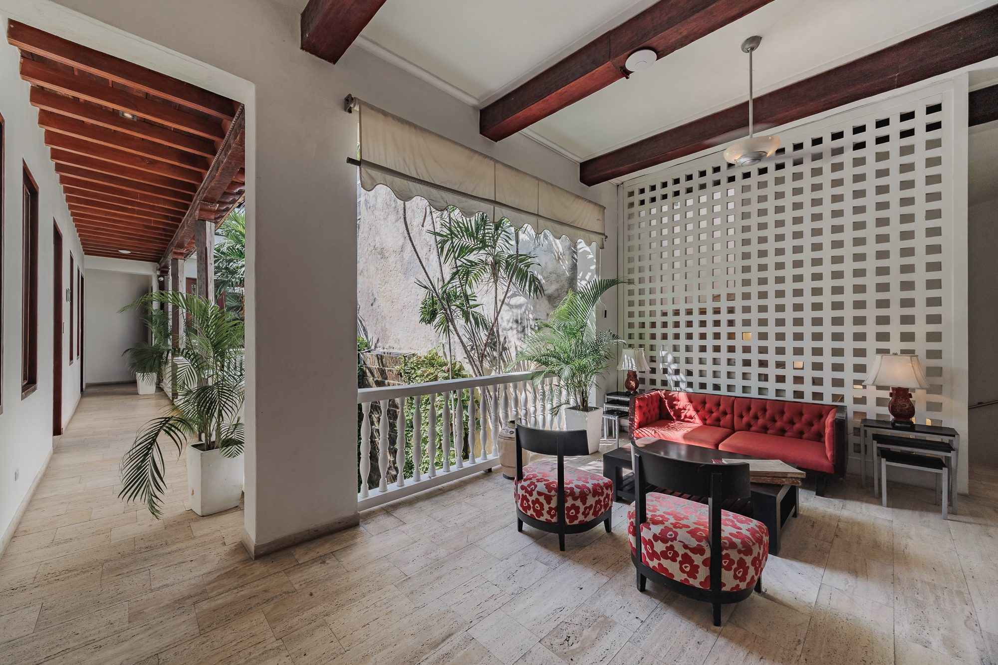 Walled City villa Cartagena — colonial mansion, patio pool and suites