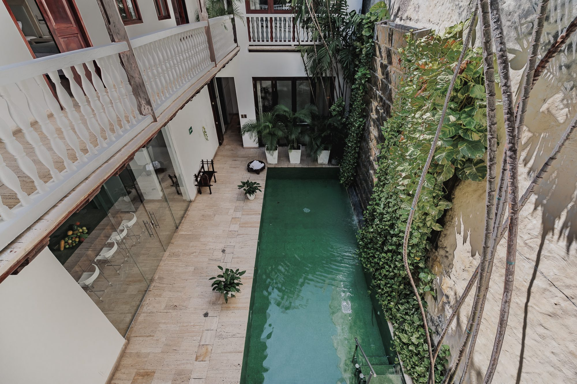 Walled City villa Cartagena — colonial mansion, patio pool and suites
