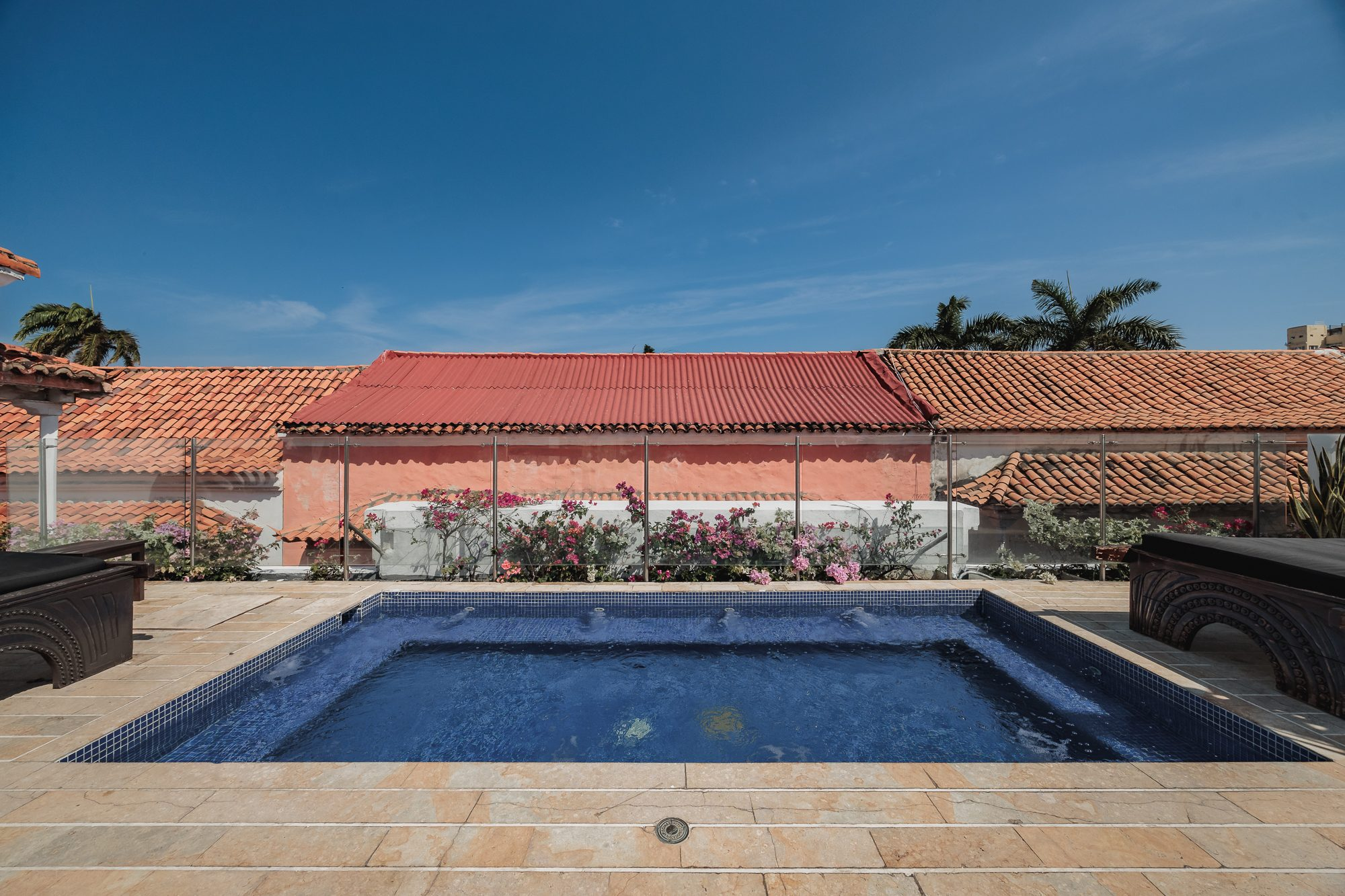 Walled City villa Cartagena — colonial mansion, patio pool and suites