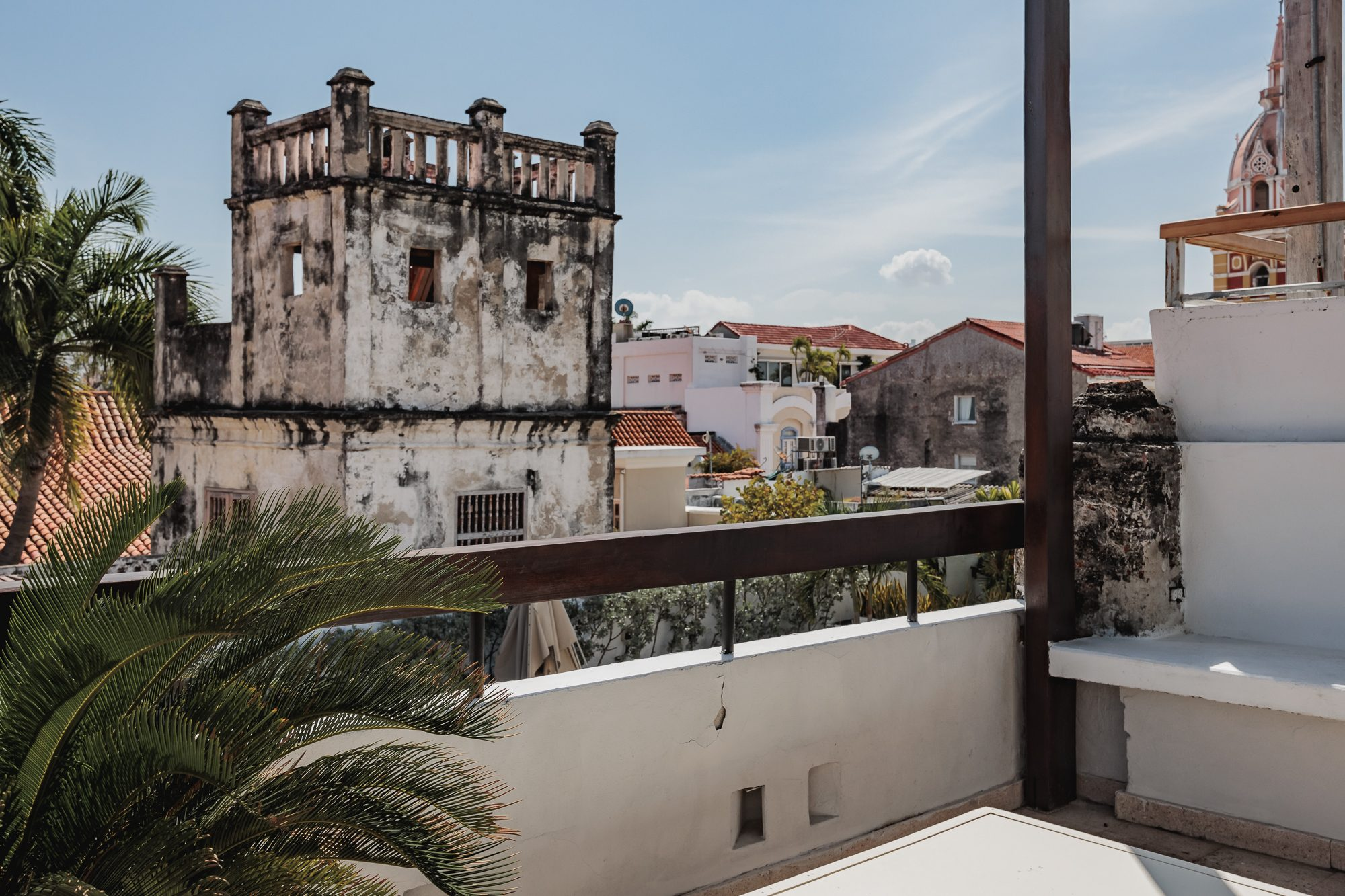 Walled City villa Cartagena — colonial mansion, patio pool and suites