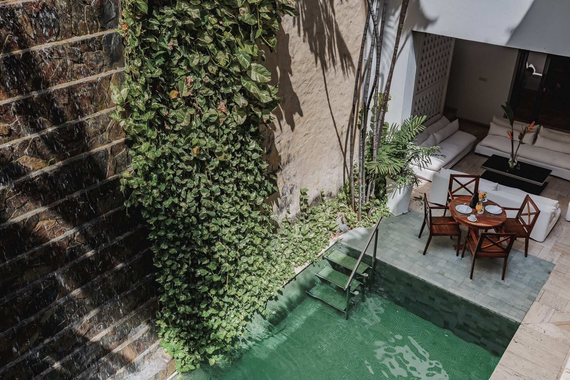 Walled City villa Cartagena — colonial mansion, patio pool and suites