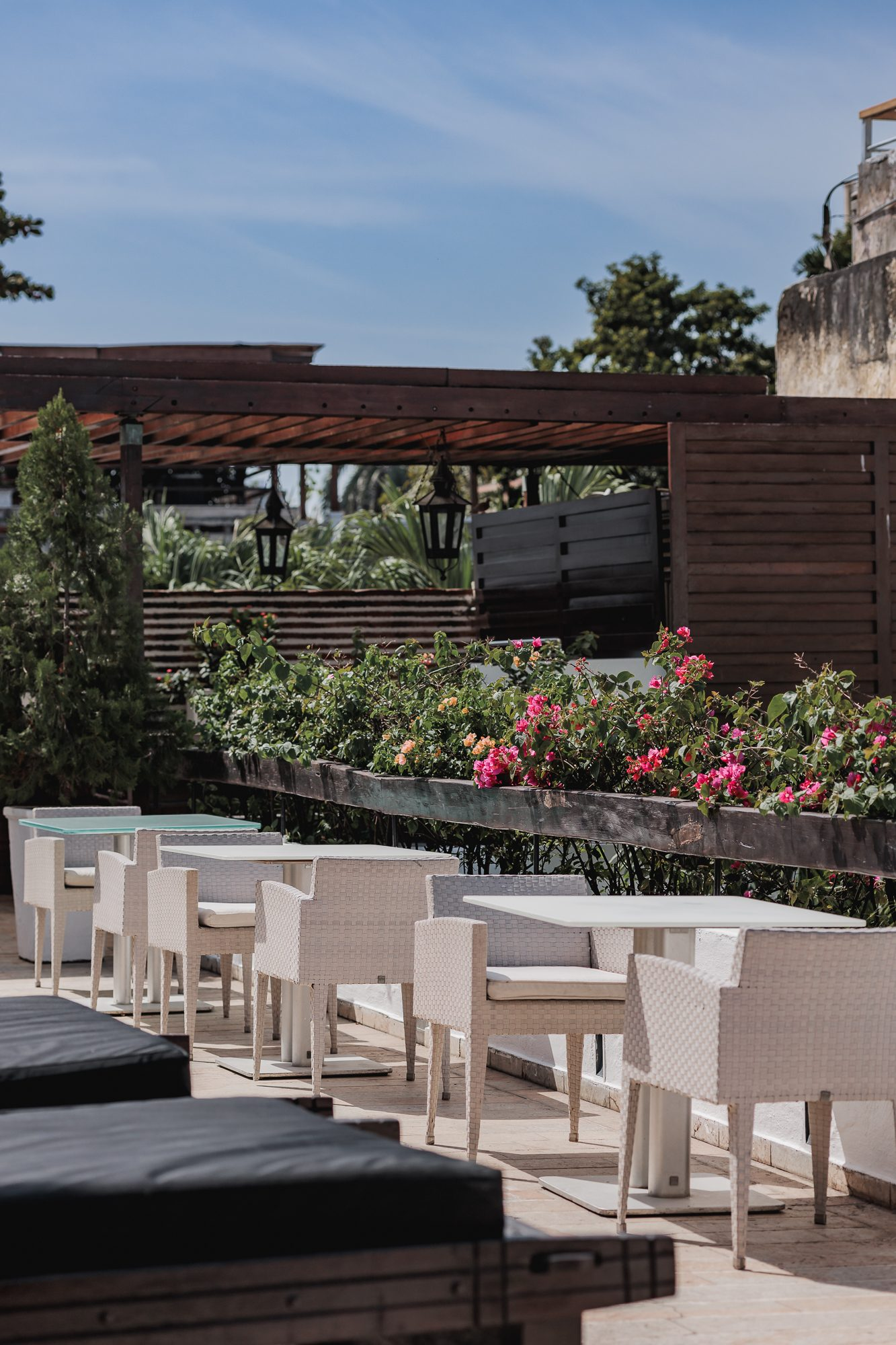 Walled City villa Cartagena — colonial mansion, patio pool and suites