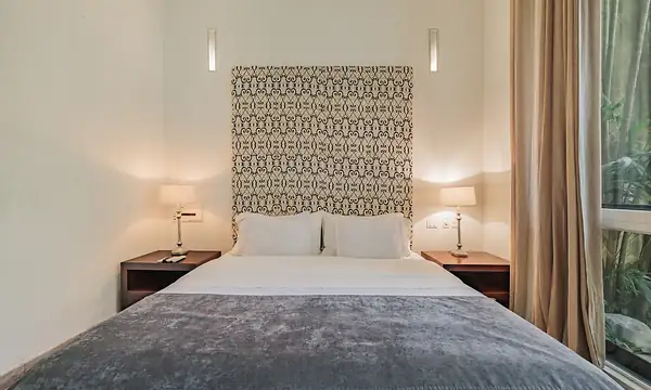 Walled City villa Cartagena — colonial mansion, patio pool and suites
