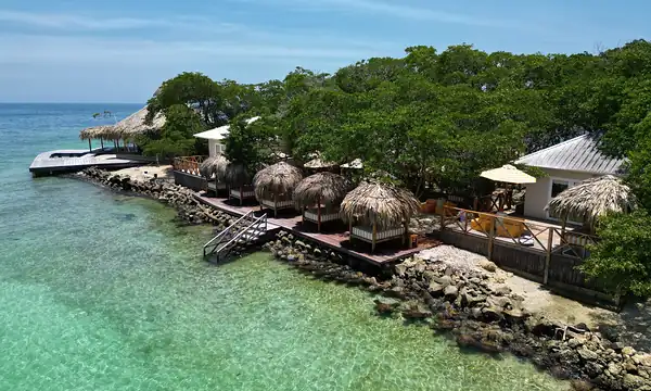 Private island on Isla Grande, Rosario Islands — island and reef views