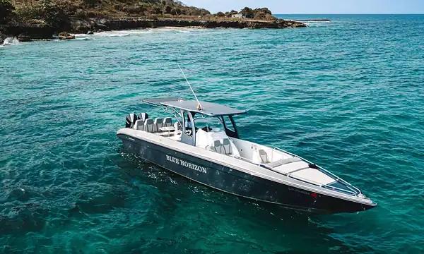 Lancha 38′ Luxury Sport para alquilar en Cartagena